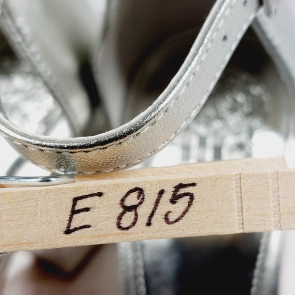 New Vince Camuto Margry Silver Block Heel Ankle Strap Sandals E815 - Picture 15 of 15